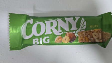 لوح الحبوب Corny Big بالمكسرات